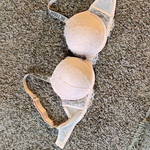 Victoria secret bling push up bra✨